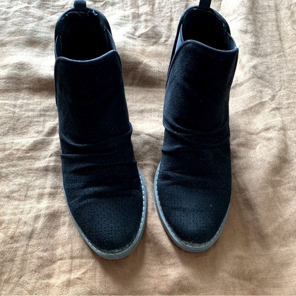 Black Report Ankle Booties - Picture 3 of 4